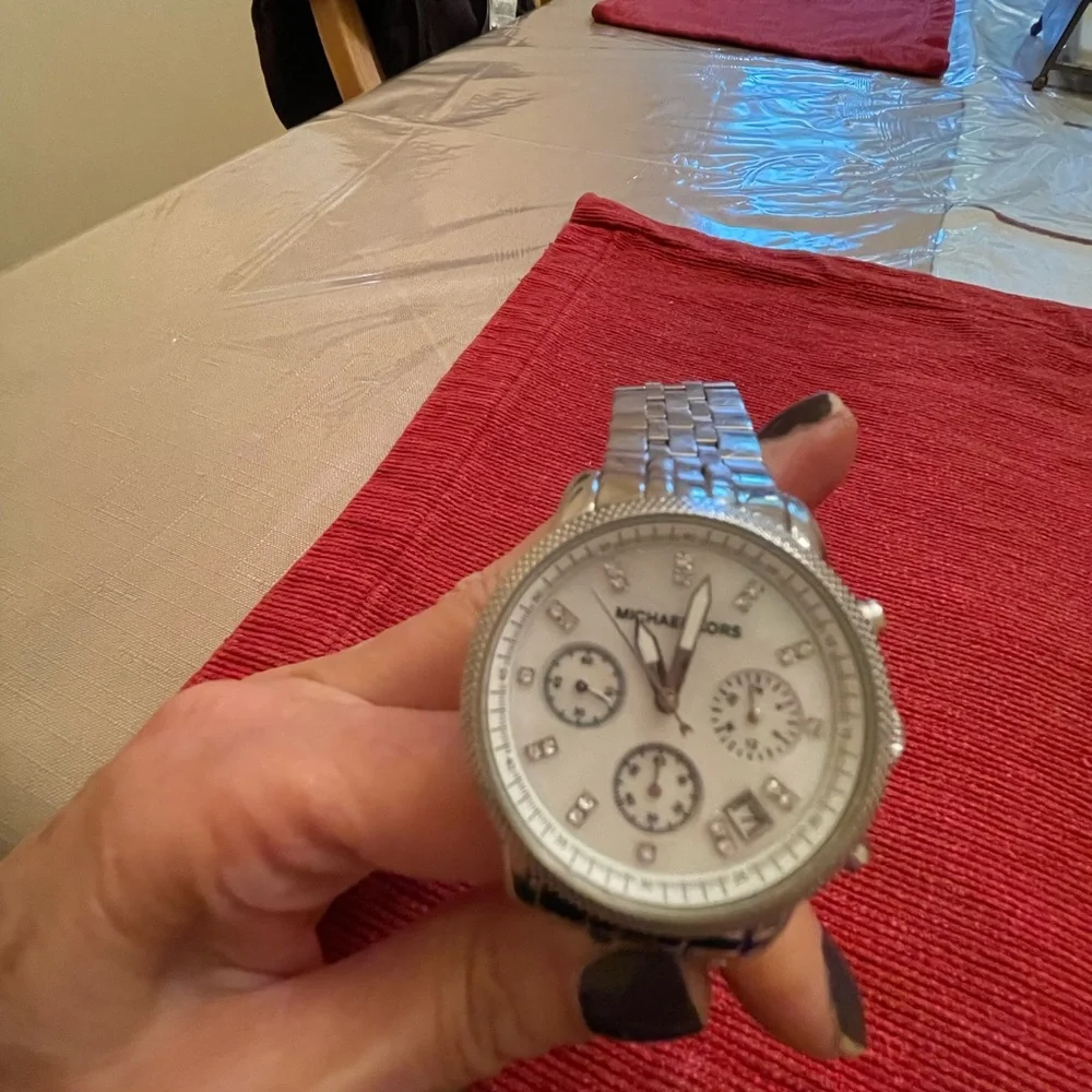 Michael Kors Stainless Steel 5020 Women's Watch - Picture 7 of 9